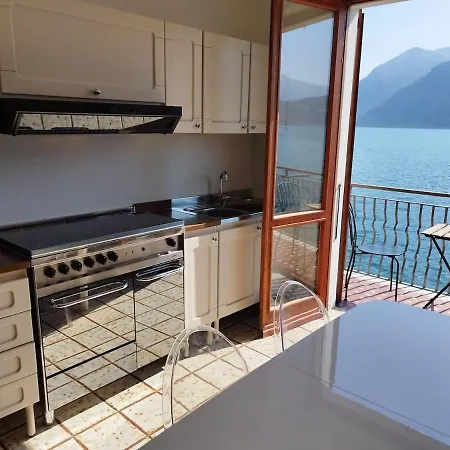 Peaceful Lakefront Apartament *