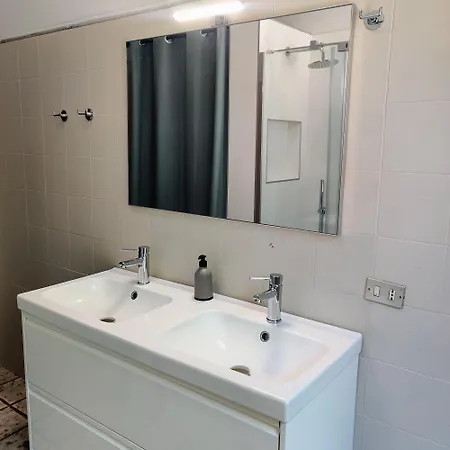 Peaceful Lakefront Apartment *