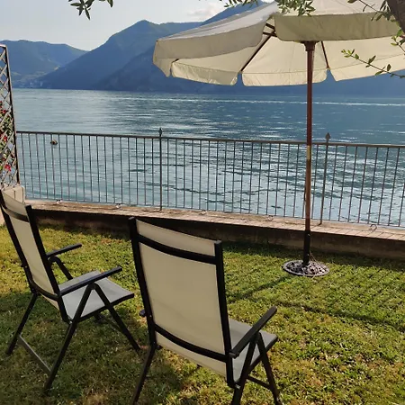 Peaceful Lakefront *