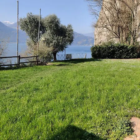 Peaceful Lakefront شقة *