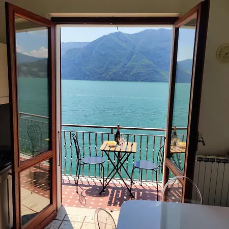 Peaceful Lakefront Apartament