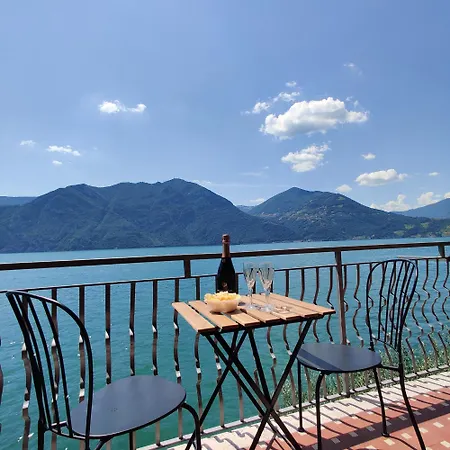 Peaceful Lakefront Apartament Marone