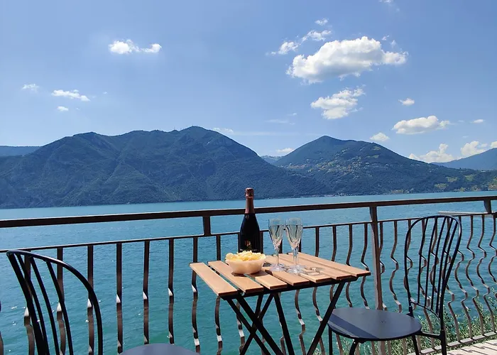 Peaceful Lakefront Appartement Marone