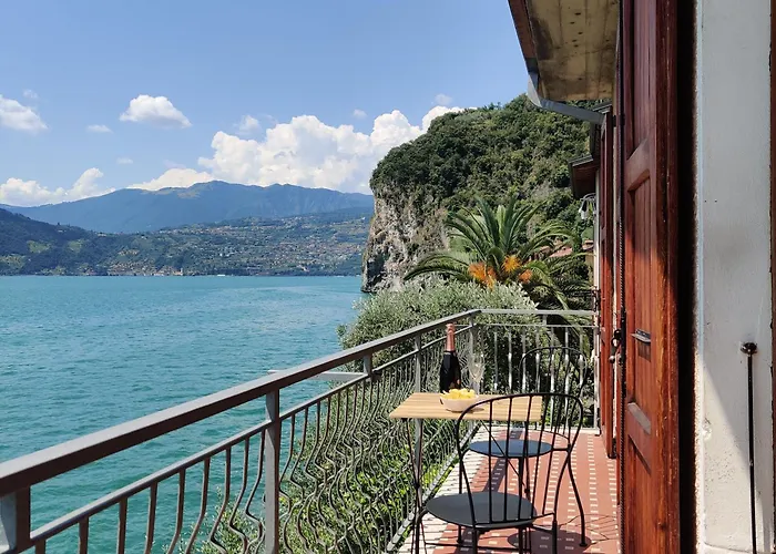 Peaceful Lakefront Appartement *
