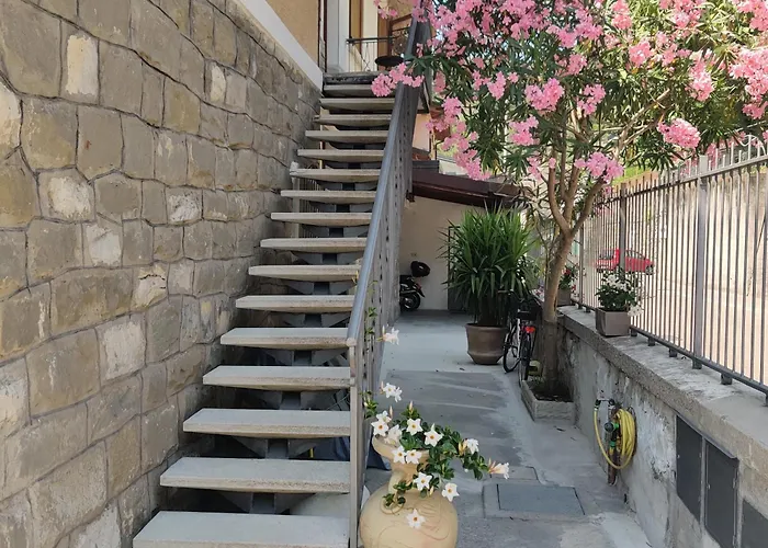 Peaceful Lakefront Appartement Marone